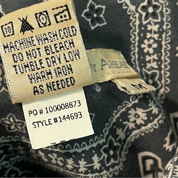 The Territory Ahead Shirt Gray Bandana Print Long Sleeve Button Front Medium - Picture 8 of 8